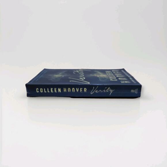 Verity: The thriller that will capture your heart and blow your mind - Picture 2 of 3